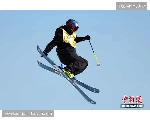 瑞士滑雪好手雪道飞驰摘得金牌