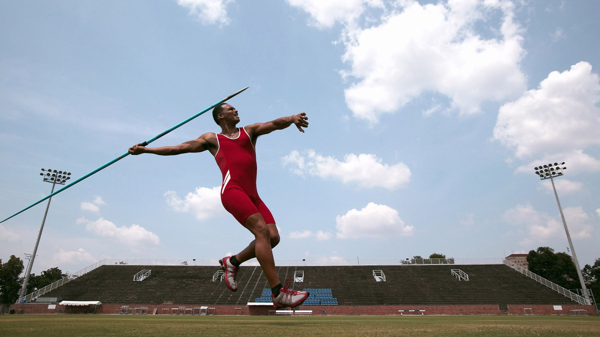 中国男足世预赛主场4比1大胜巴基斯坦，年轻小将表现惊艳，男足世预赛中国队